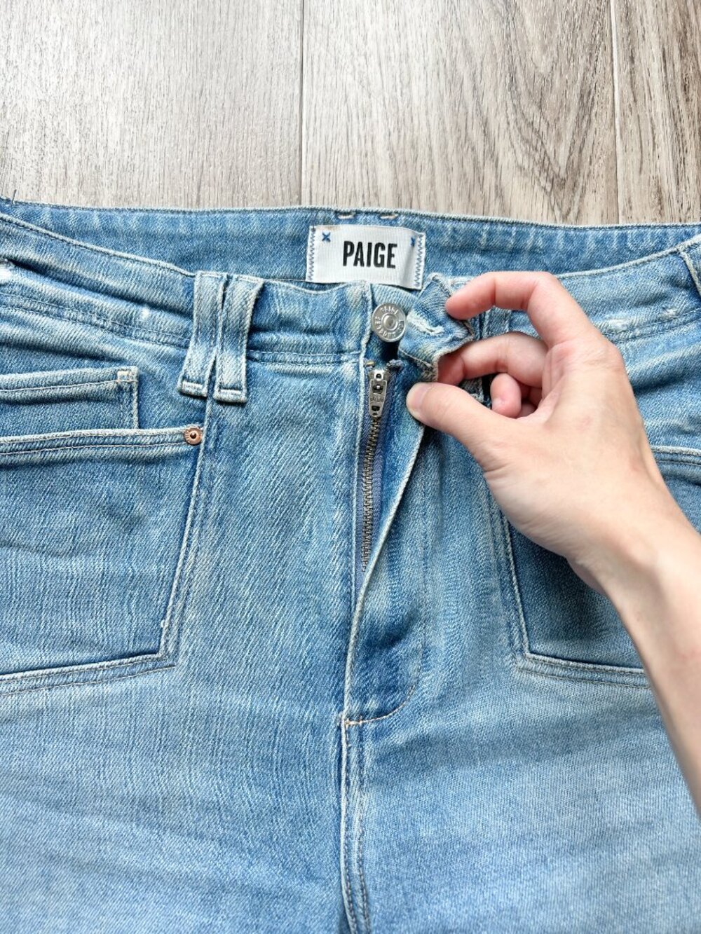 Paige Anessa High Rise Wide Leg Jean Light Wash in Sunnie Distressed Size 28 - Picture 8 of 14
